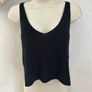 Forever 21 Black Knit Crop Top. Size Small.